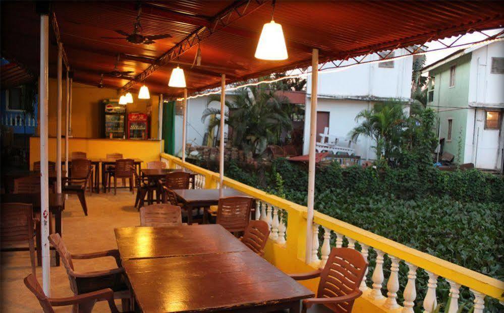 Dona Julia Beach Resort Calangute Exterior foto